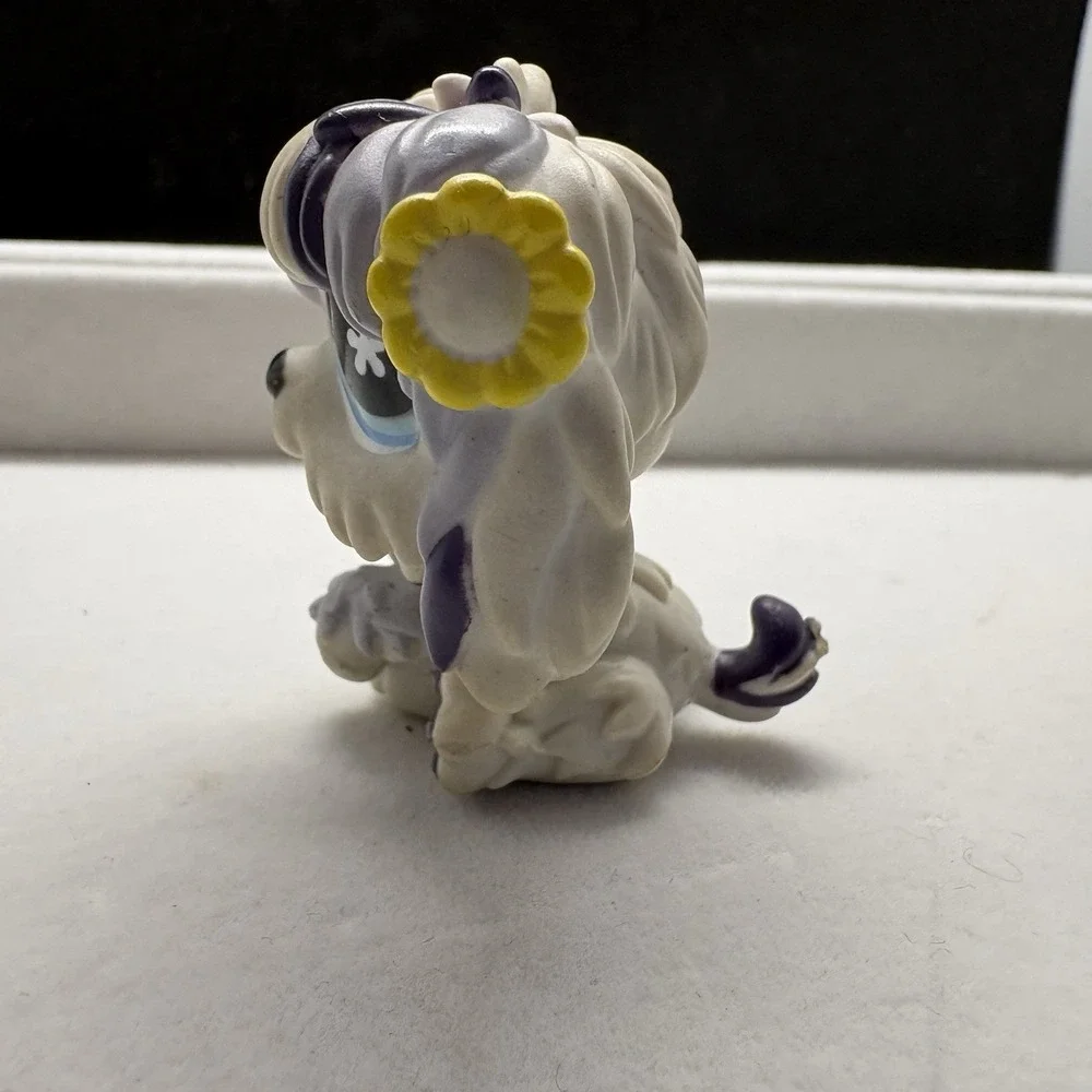 Littlest‎ Pet Shop LPS #466 Gray White Sheepdog Yellow Flower, Blue Flower Eyes